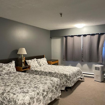 Nechako Valley Inn Vanderhoof Bagian luar foto